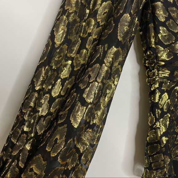 A.L.C. Logan Top Silk Gathered Waist Black/Gold 6 - Picture 15 of 16
